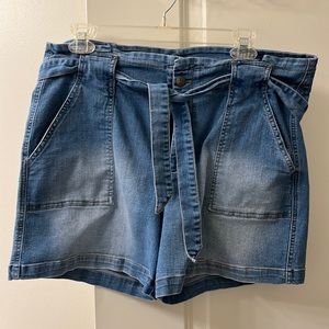 d.jeans Women’s Bermuda Shorts, Size 14